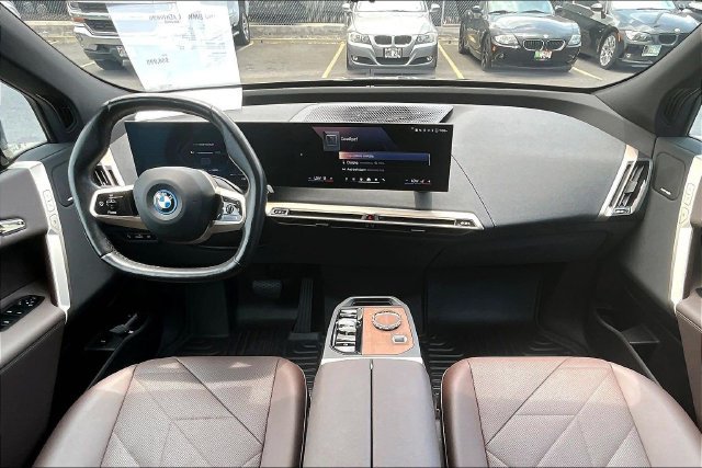 Used 2024 BMW iX xDrive50 w/ Premium Package AWD/4WD image 14