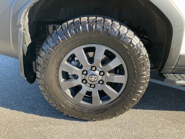 Used 2024 Toyota Land Cruiser image 25