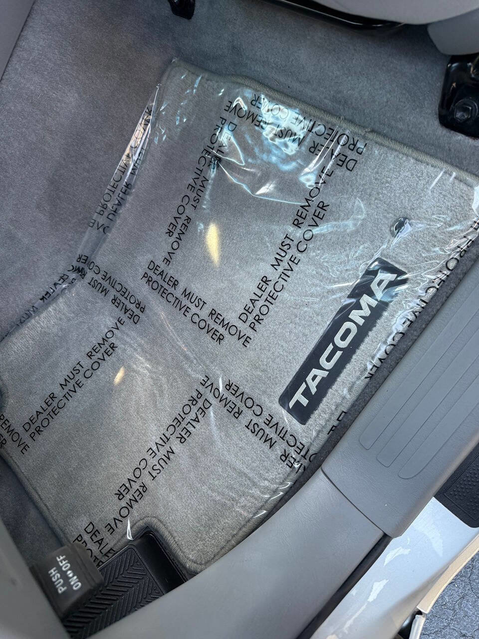 Used 2011 Toyota Tacoma 4x4 Double Cab w/ SR5 Pkg #2 image 11