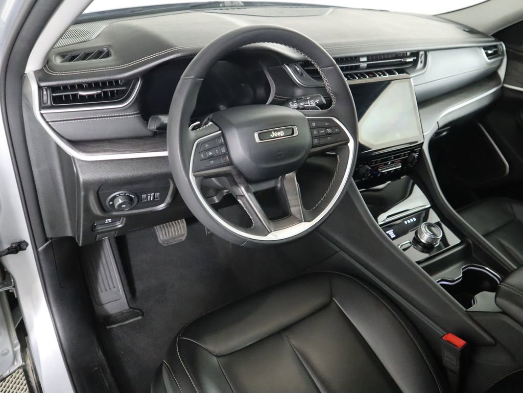 Used 2024 Jeep Grand Cherokee L Limited image 9