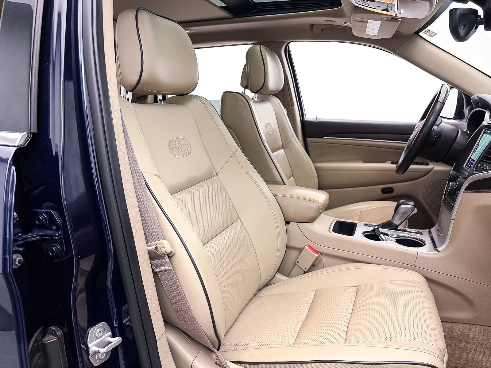 Used 2018 Jeep Grand Cherokee Overland image 36