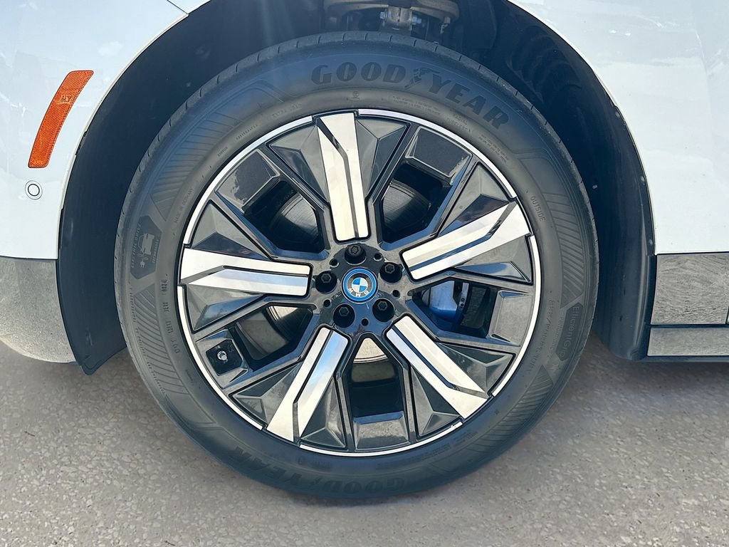 Certified 2023 BMW iX xDrive50 w/ Sport Package AWD/4WD image 31