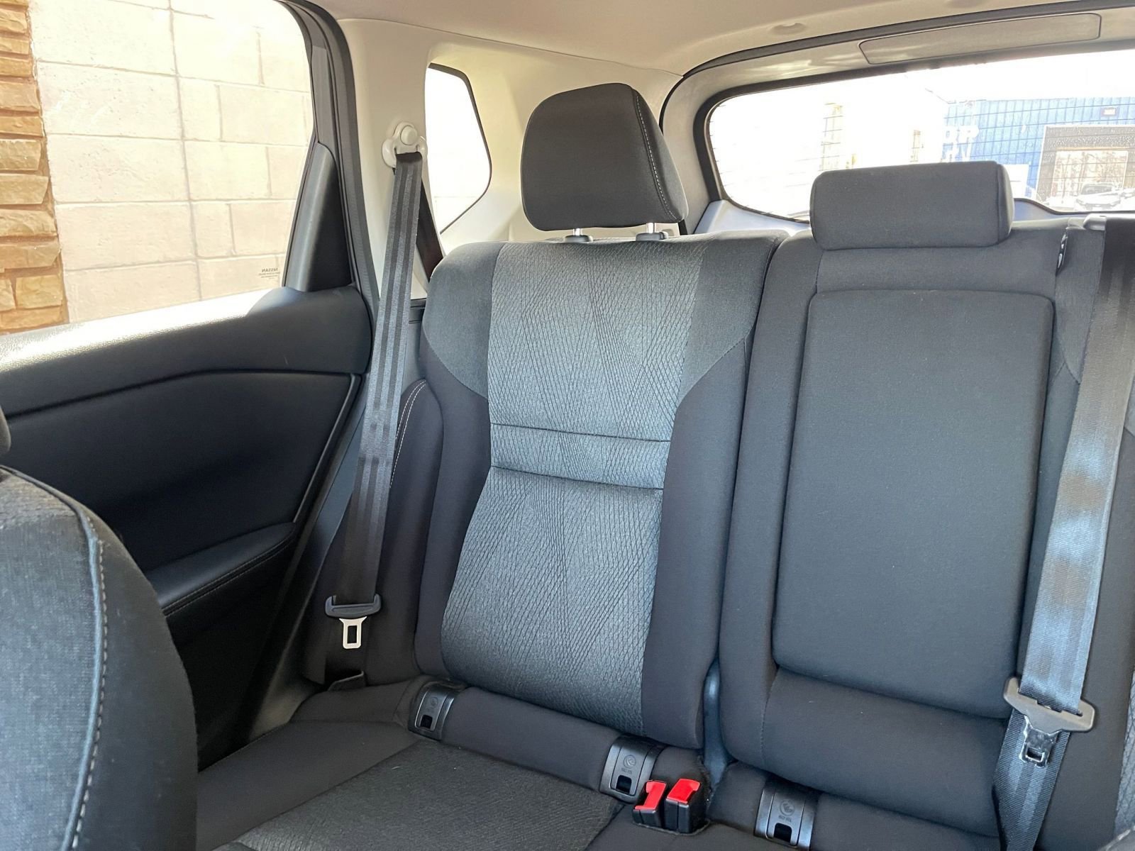 Used 2025 Nissan Rogue SV image 41