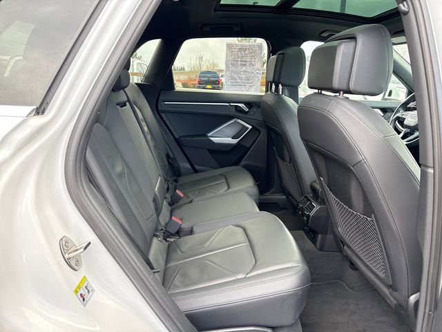 Used 2024 Audi Q3 2.0T Premium image 12