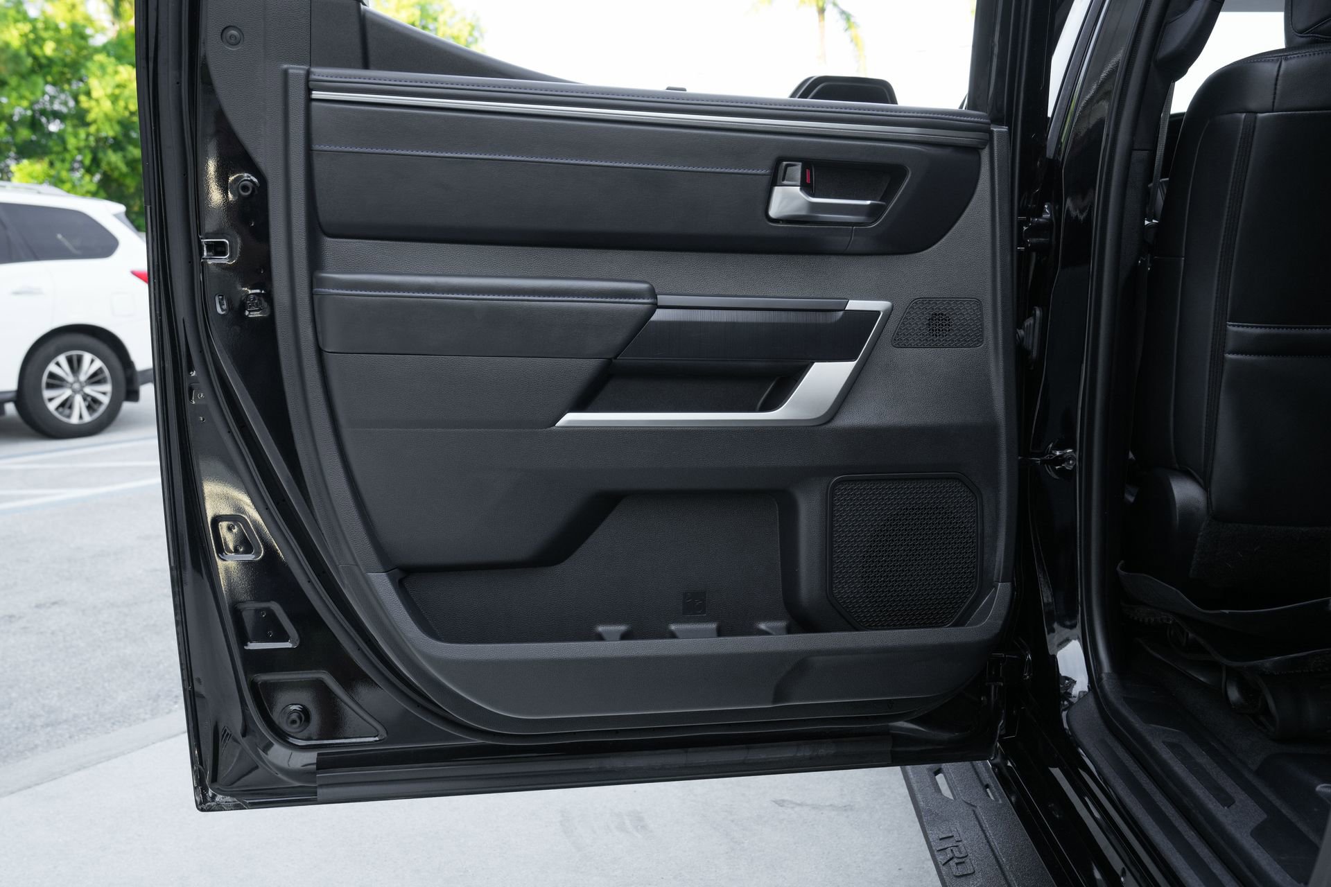 Used 2024 Toyota Tundra Platinum image 32