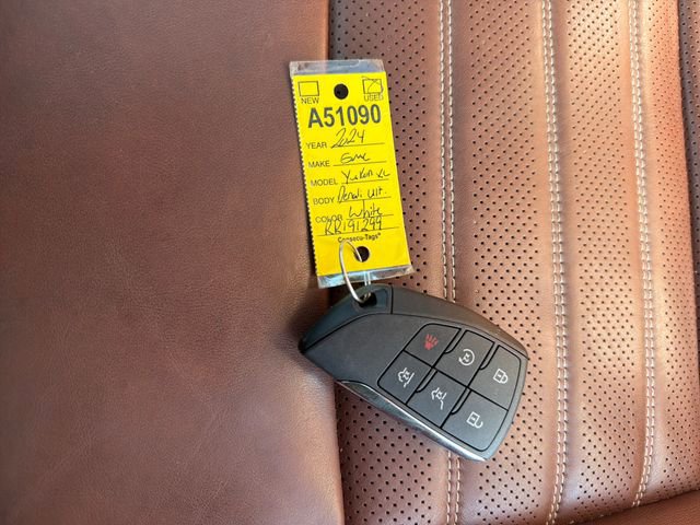 Used 2024 GMC Yukon XL Denali Ultimate AWD/4WD image 34