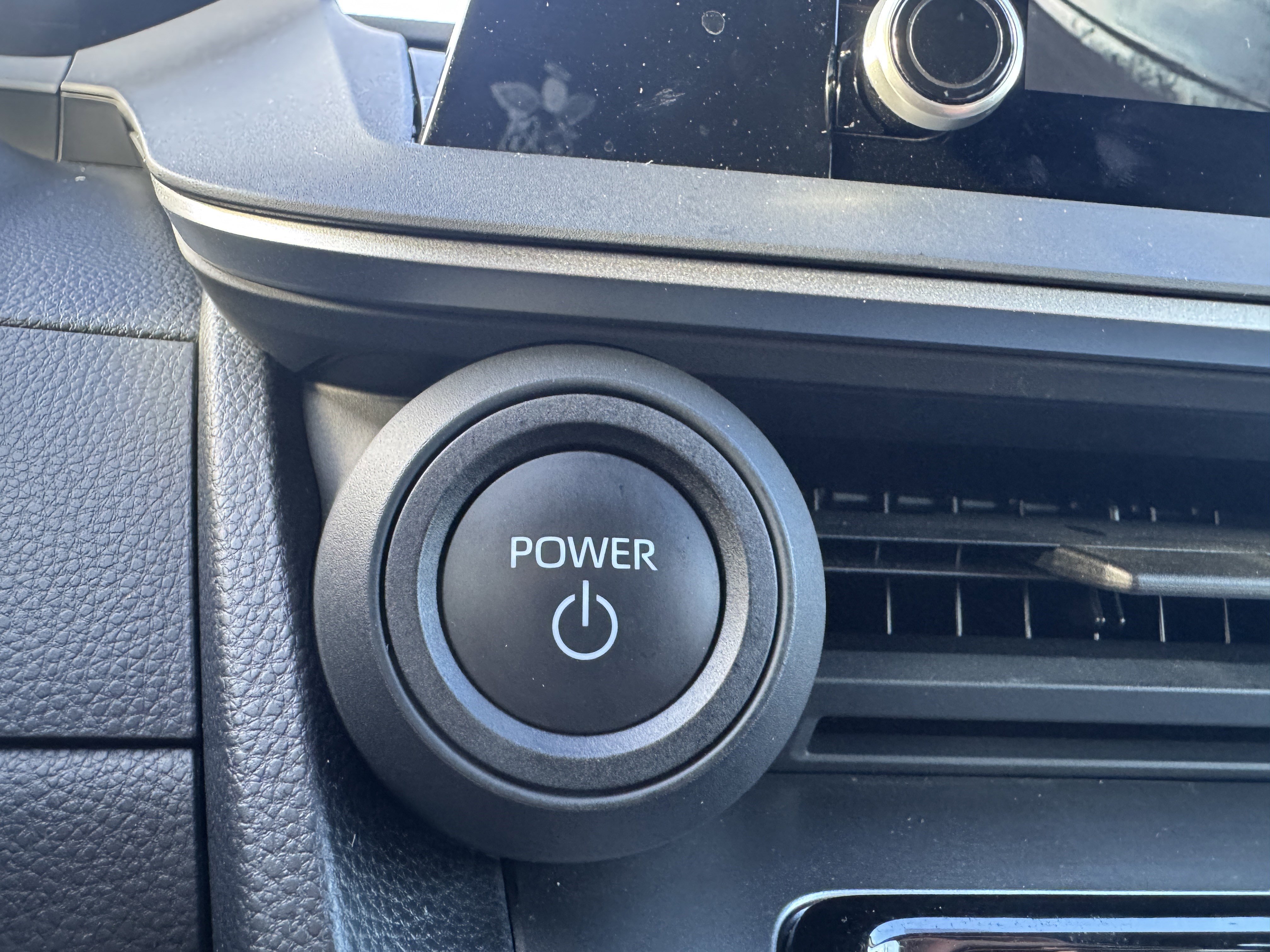 Used 2024 Toyota Prius LE image 27