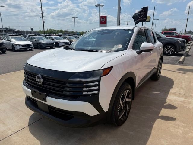 Certified 2025 Nissan Kicks SV w/ Charging Package FWD image 7