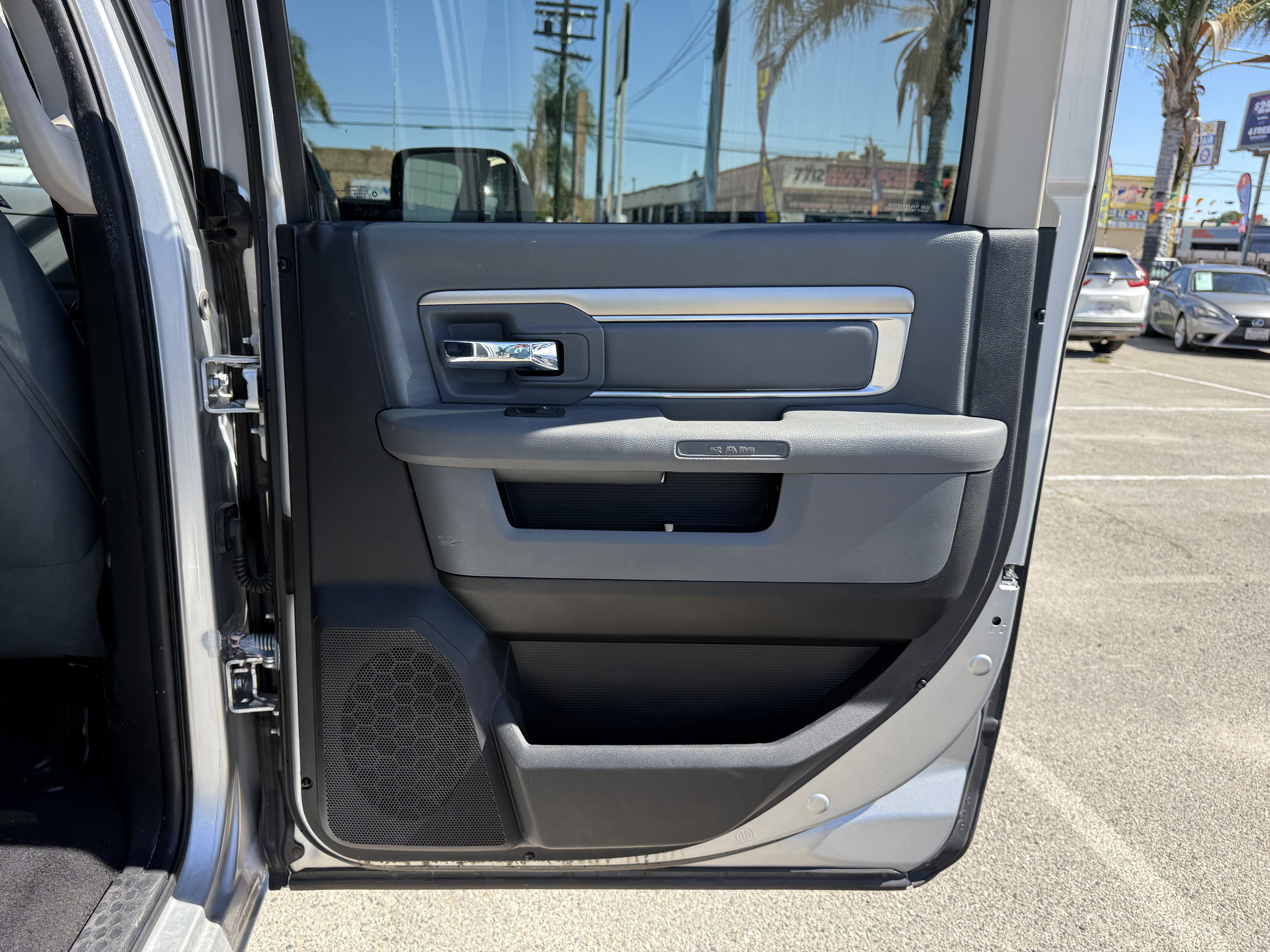 Used 2015 RAM 2500 Big Horn image 24