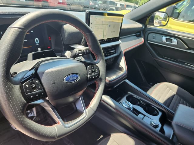 Used 2025 Ford Explorer ST-Line w/ ST-Line Street Pack AWD/4WD image 13