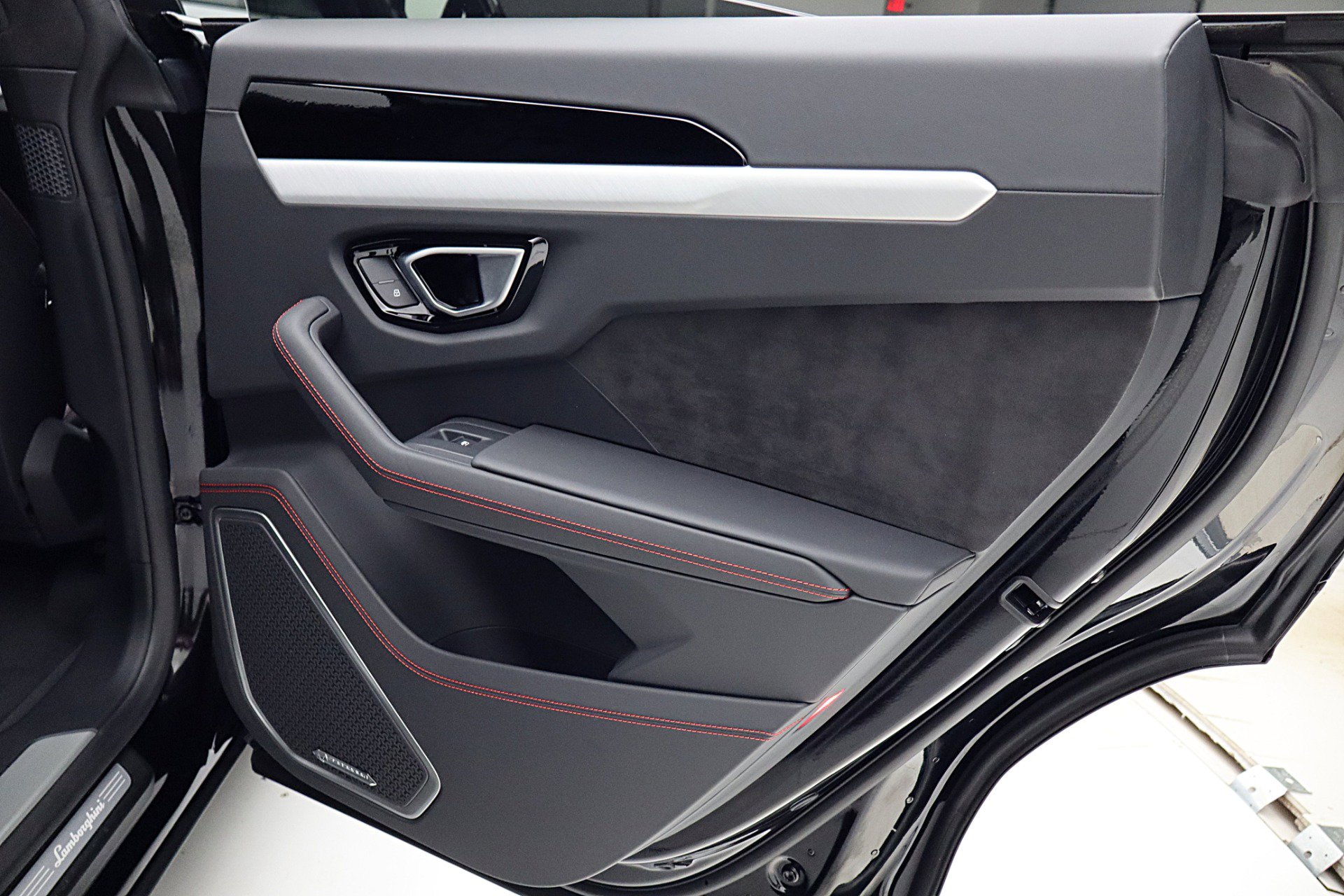 Used 2024 Lamborghini Urus S image 53