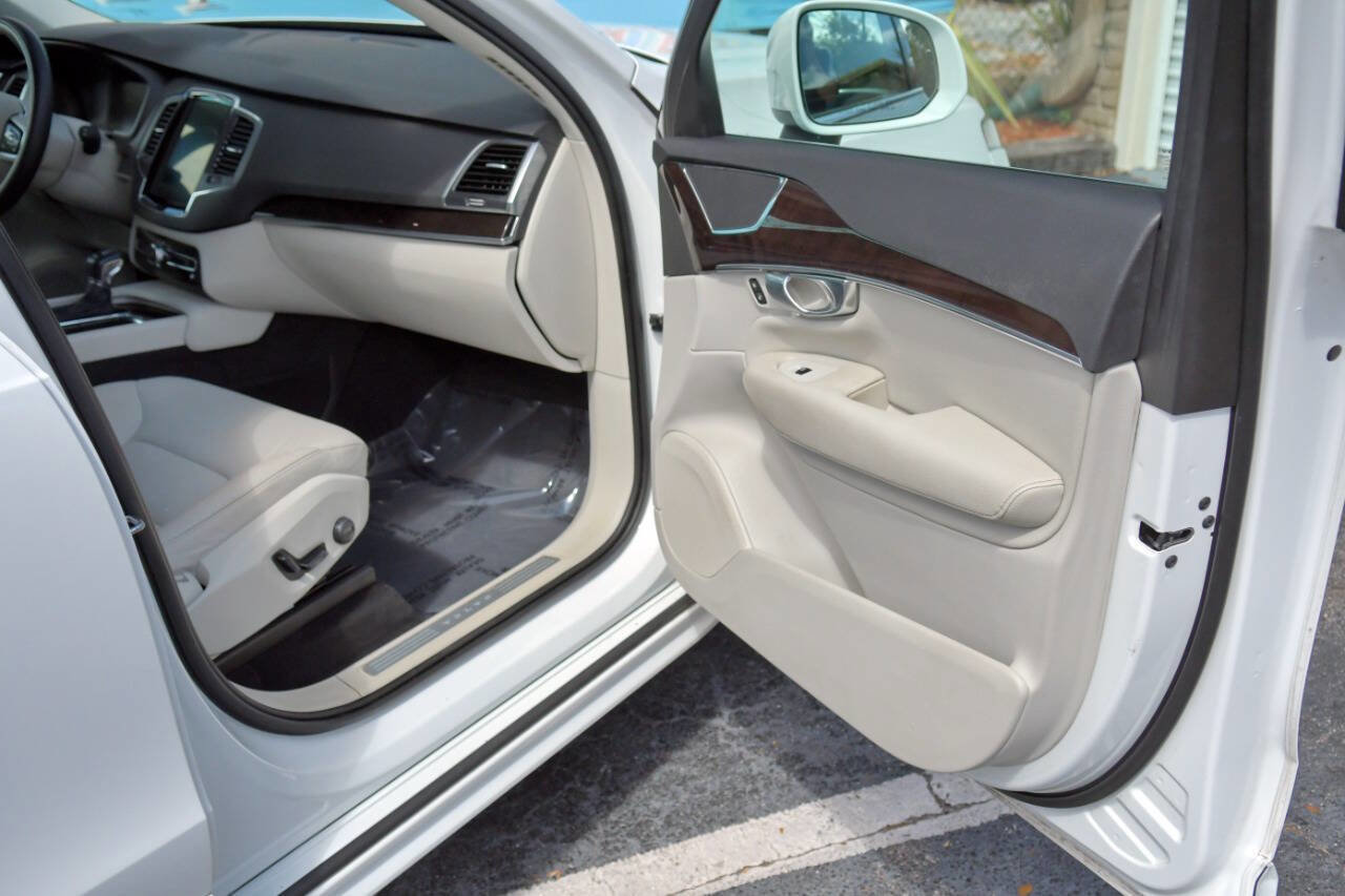 Used 2019 Volvo XC90 T5 Momentum w/ Protection Package Premier AWD/4WD image 34