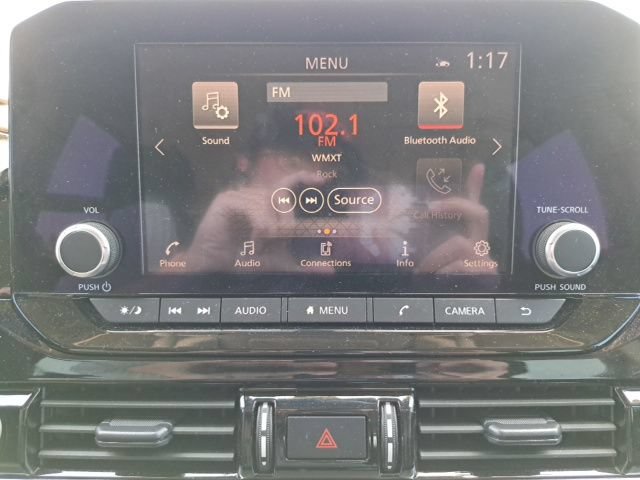 Used 2024 Nissan Pathfinder SV w/ Lighting Package (N92) FWD image 21