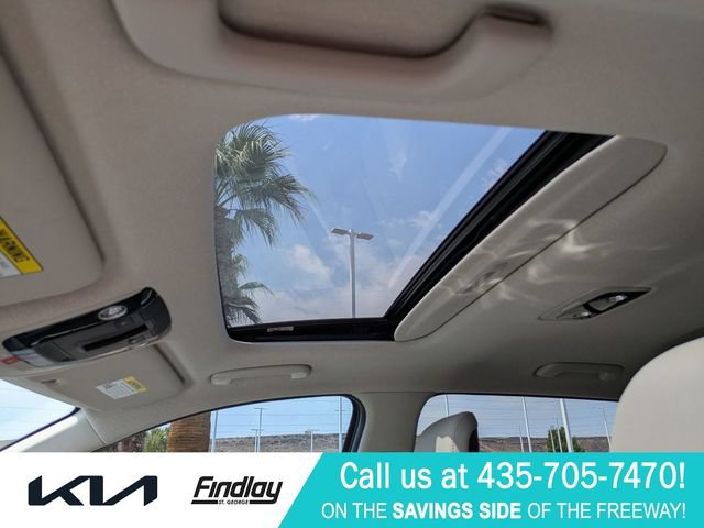 Certified 2025 Kia Niro EX Touring FWD image 18