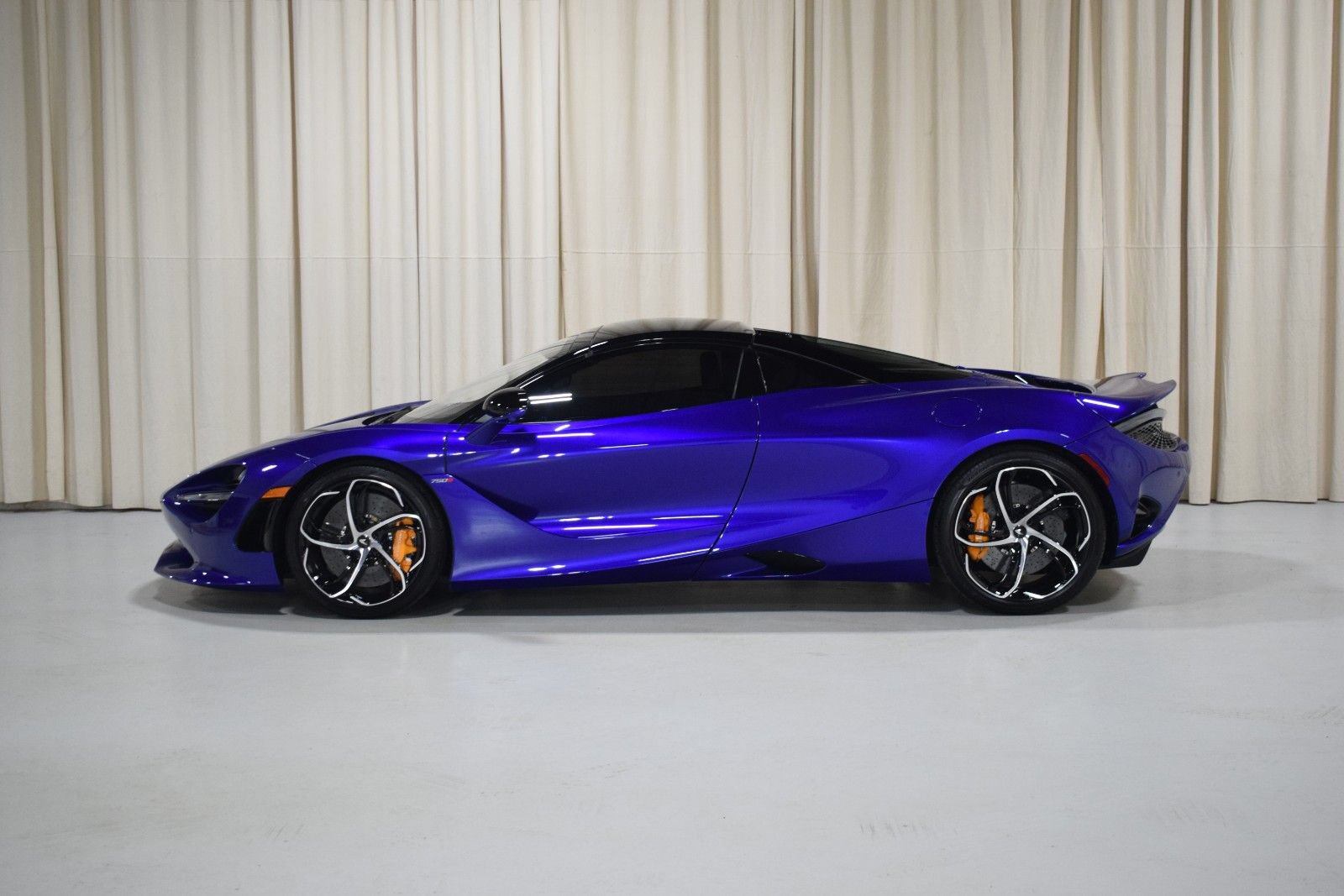 Used 2024 McLaren 750S Spider RWD image 6