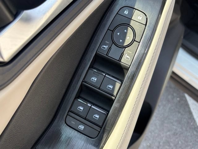 Certified 2025 Nissan Rogue SV AWD/4WD image 13