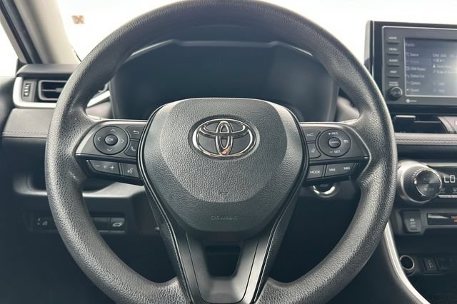 Used 2022 Toyota RAV4 XLE w/ Convenience Package FWD image 28