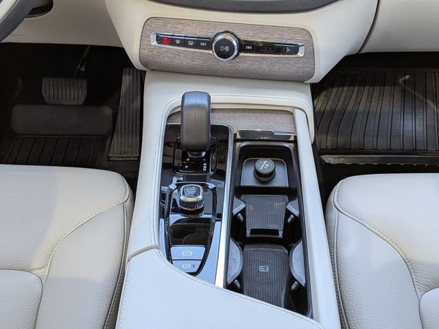Used 2023 Volvo XC90 B6 Plus w/ Protection Package Premier image 25