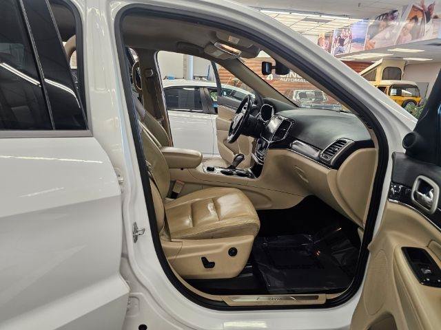 Used 2019 Jeep Grand Cherokee Limited AWD/4WD image 32