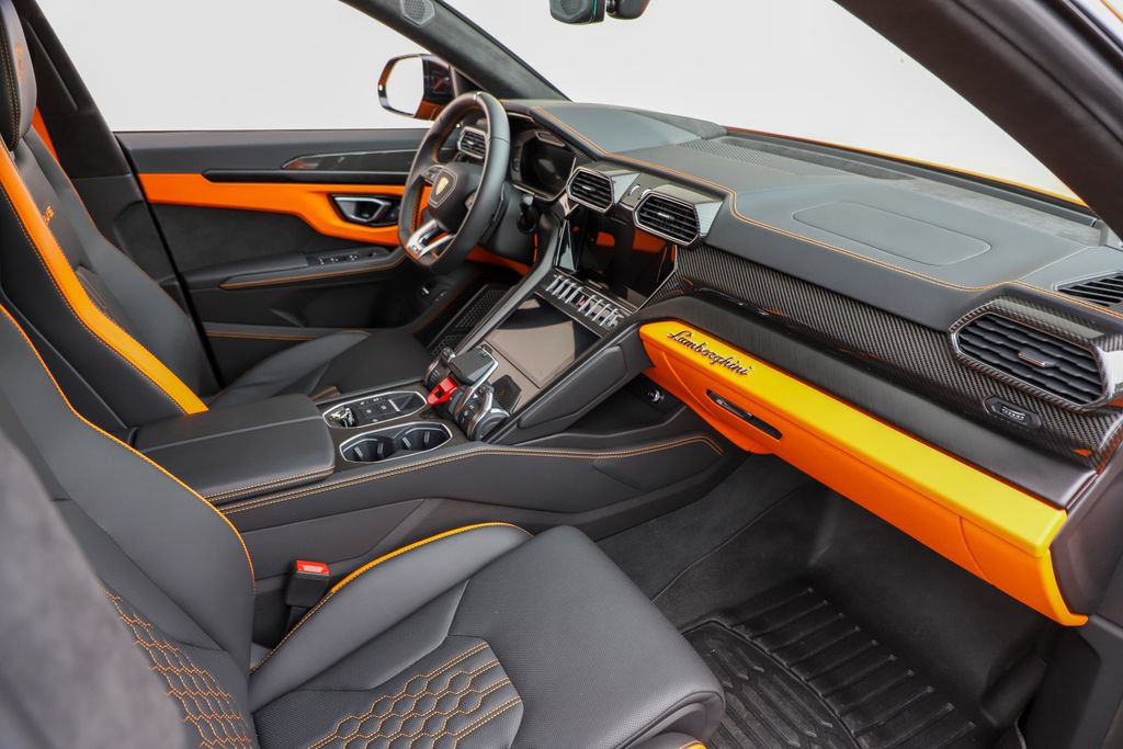 Used 2024 Lamborghini Urus S AWD/4WD image 45