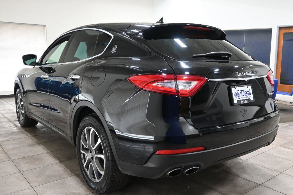Used 2017 Maserati Levante image 2