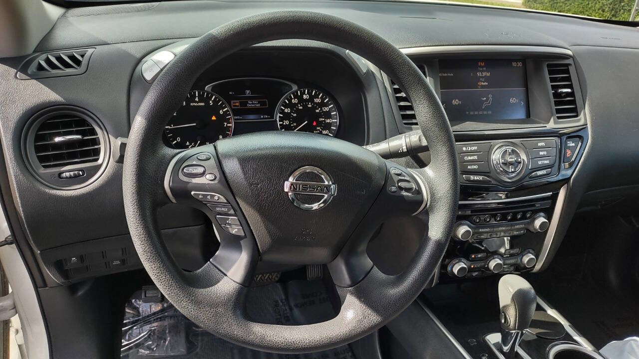 Used 2017 Nissan Pathfinder S image 14
