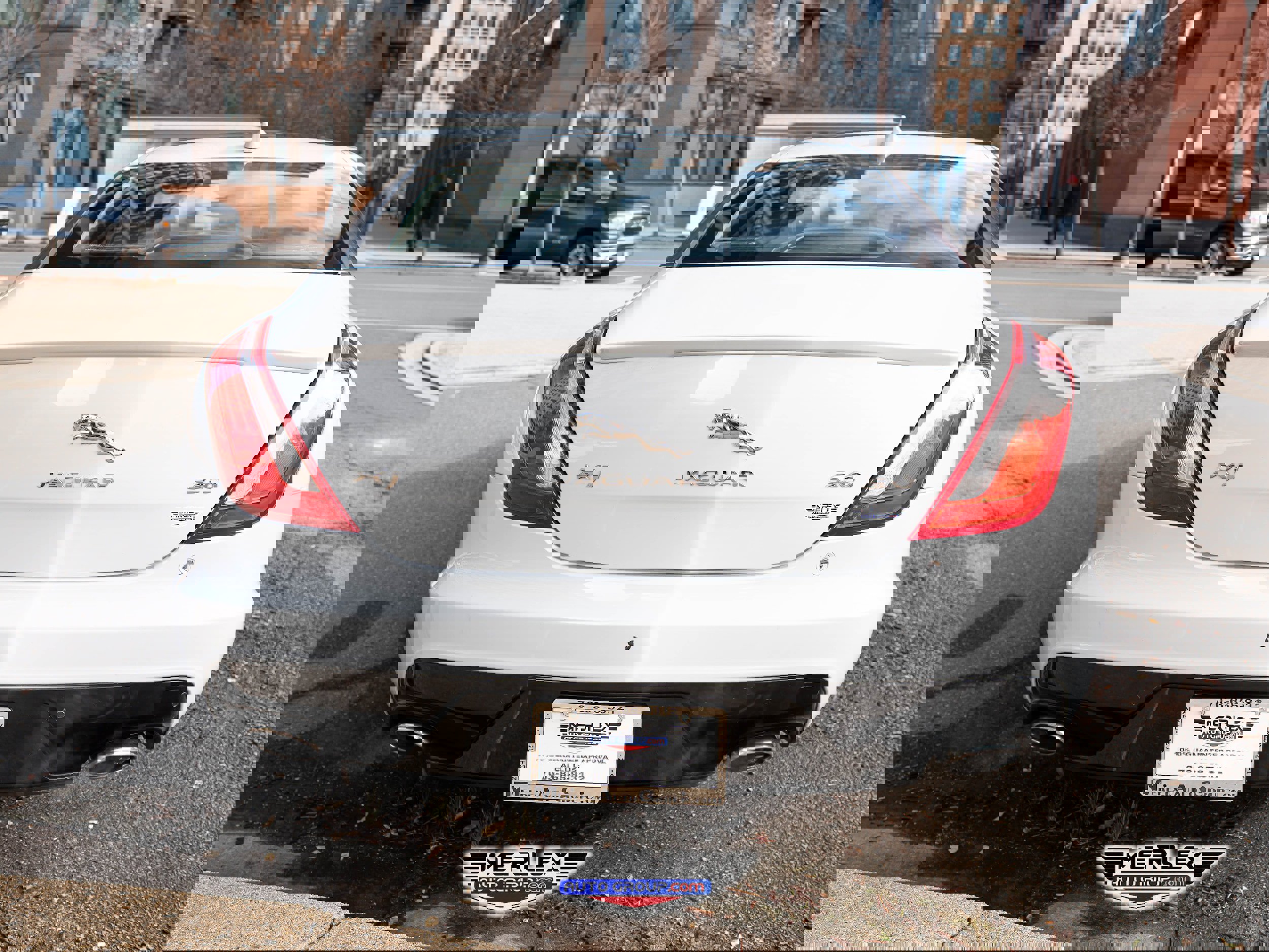 Used 2019 Jaguar XJ R-Sport image 6