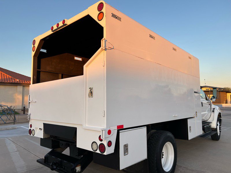 Used 2015 Ford F750 2WD SuperCab Super Duty image 4
