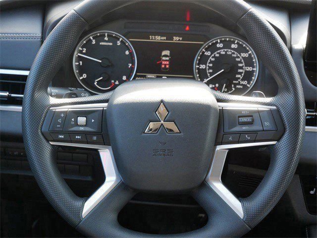New 2026 Mitsubishi Outlander ES image 8