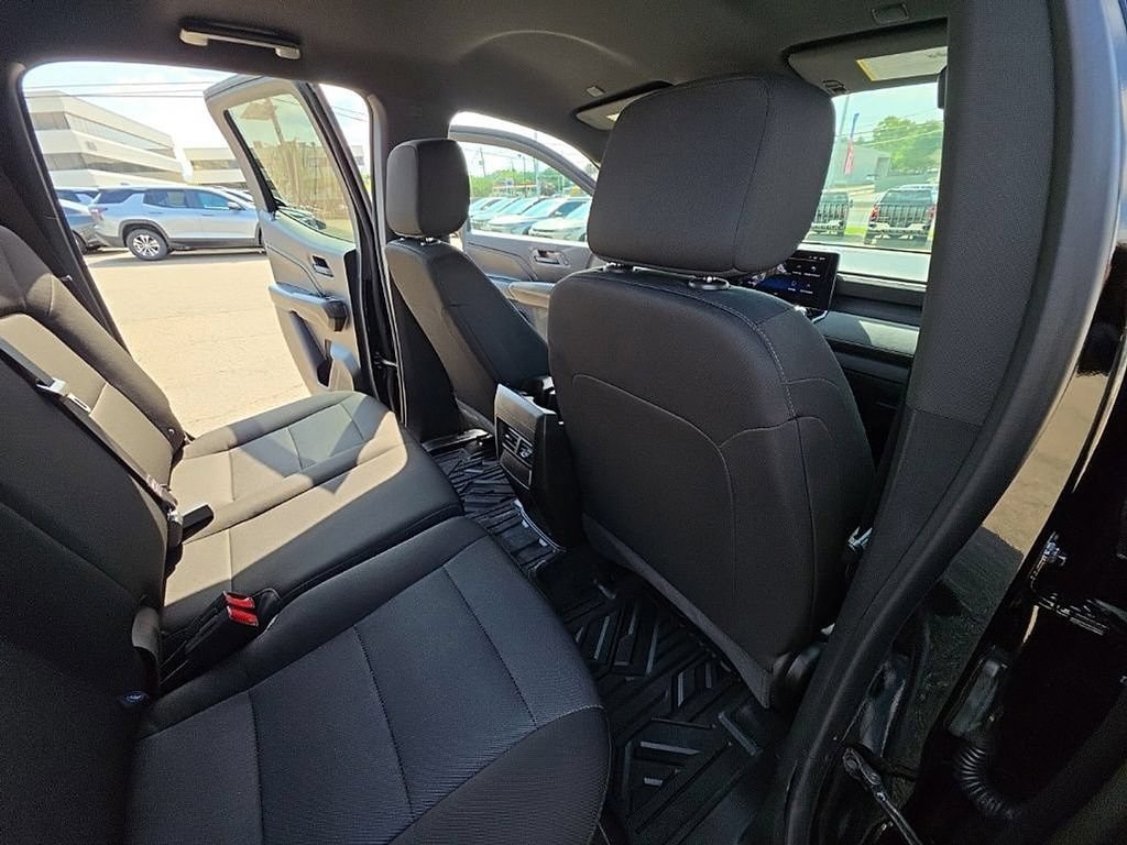 Used 2023 Chevrolet Colorado Trail Boss AWD/4WD image 27