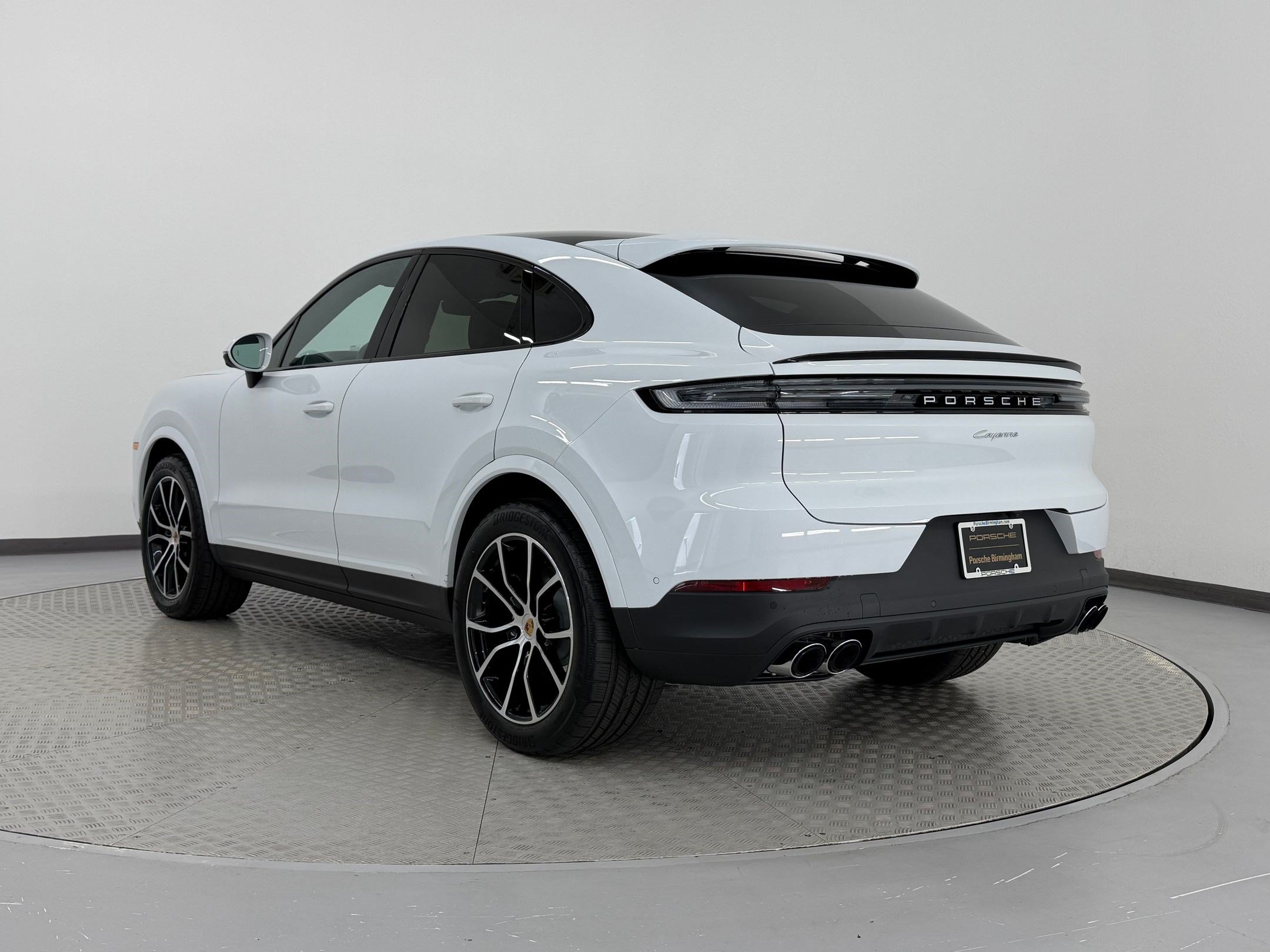 New 2026 Porsche Cayenne Coupe AWD/4WD image 3