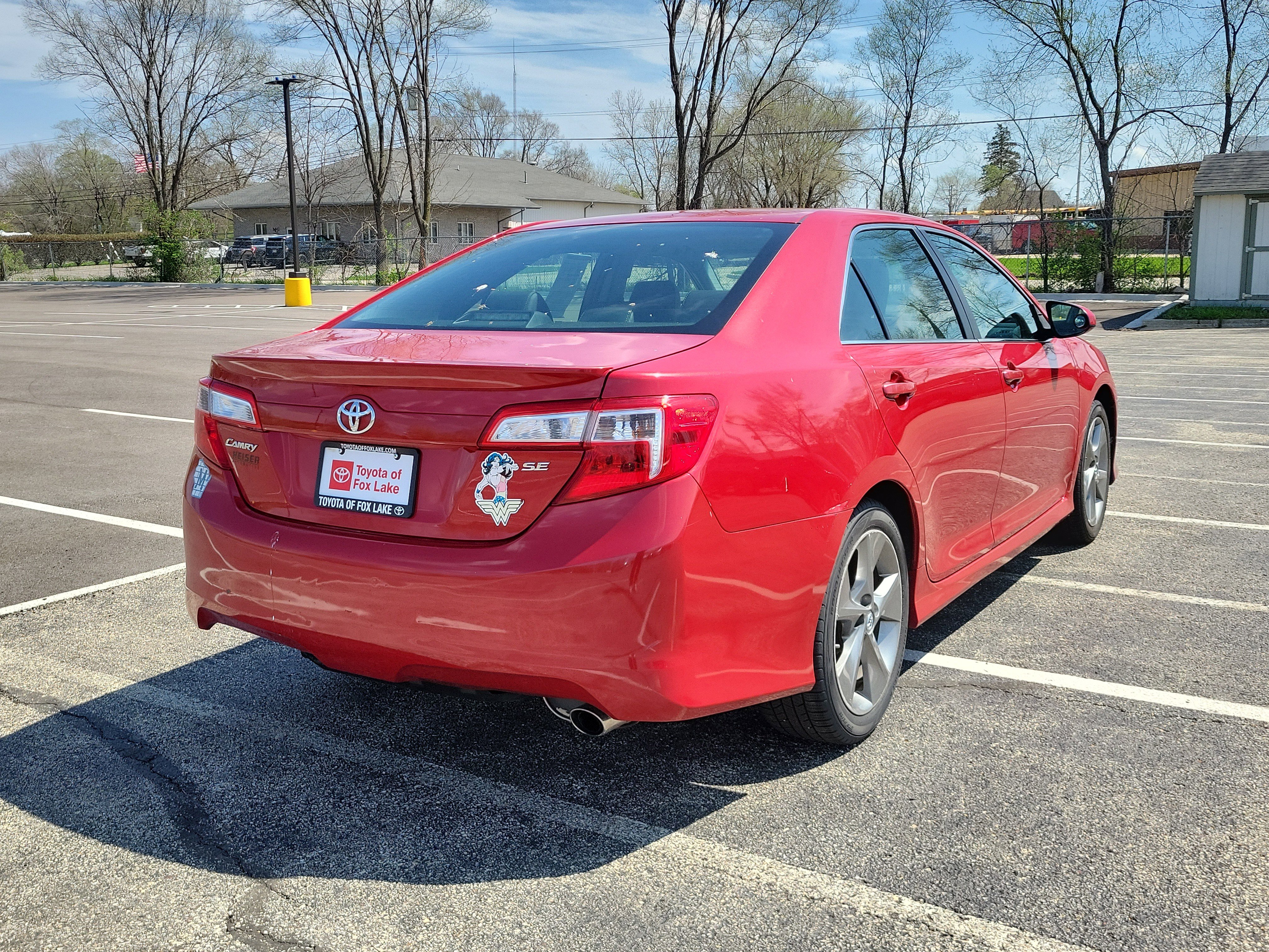 Used 2014 Toyota Camry SE image 4