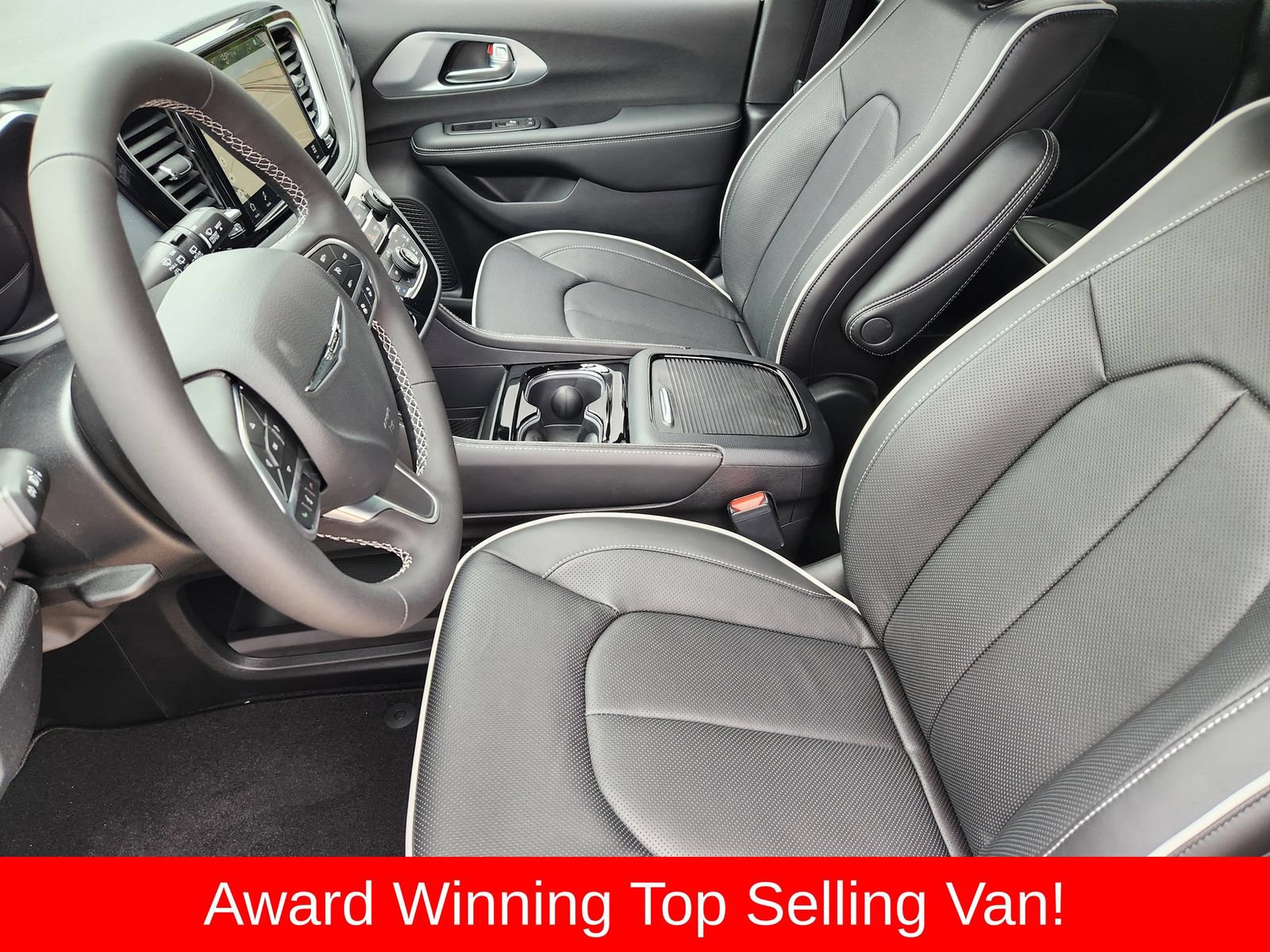 New 2026 Chrysler Pacifica Limited w/ Uconnect Theater Family Group FWD image 21