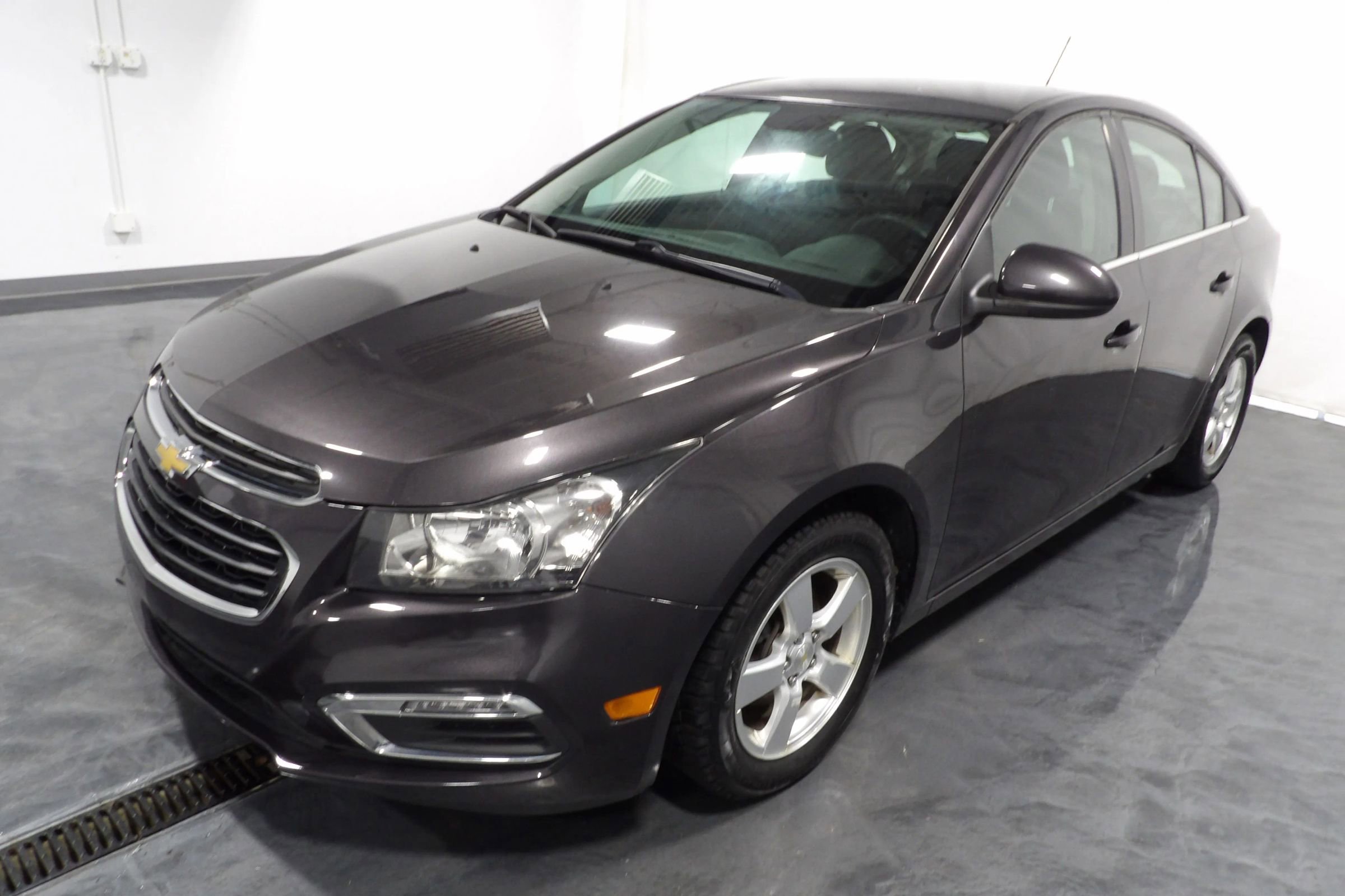 Used 2016 Chevrolet Cruze LT FWD image 3