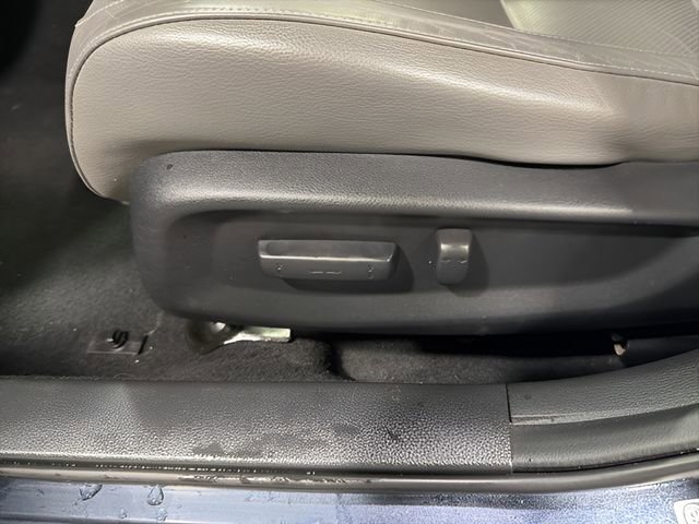 Used 2018 Honda Civic EX-L image 12