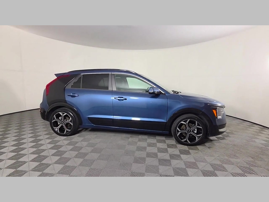 Used 2023 Kia Niro SX Touring FWD image 34