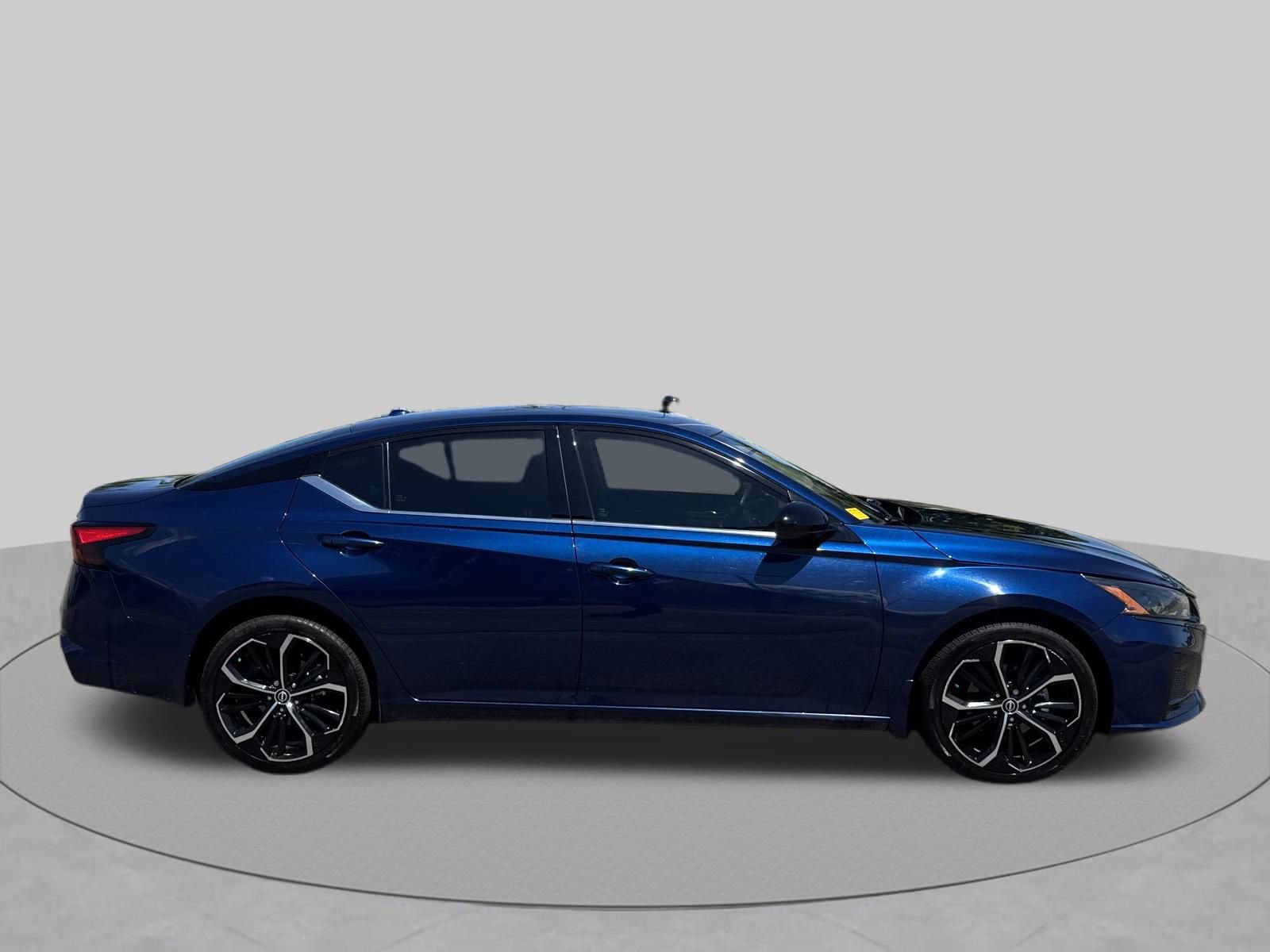 Used 2023 Nissan Altima 2.5 SR w/ SR Premium Package AWD/4WD image 17