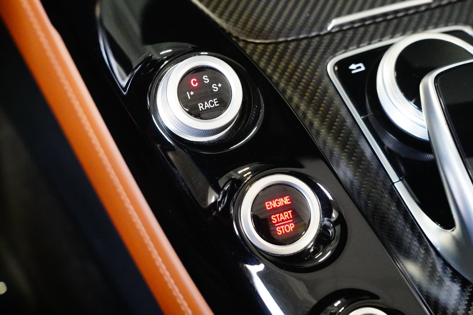 Used 2018 Mercedes-Benz AMG GT C image 32