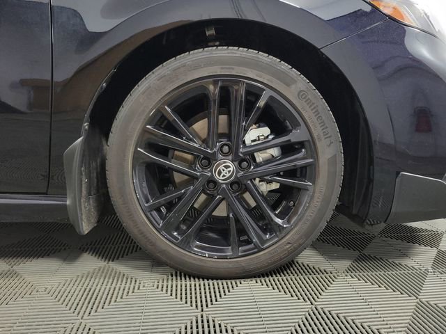 Used 2025 Toyota Camry SE image 11