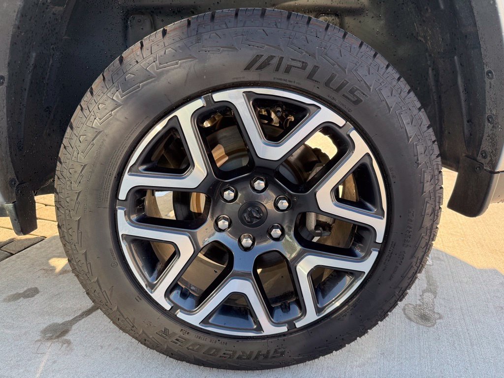 Used 2025 RAM 1500 Laramie AWD/4WD image 21