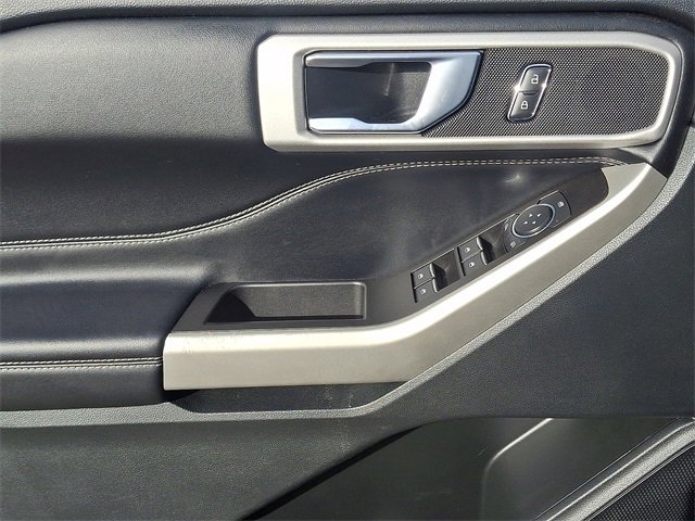 Used 2022 Ford Explorer XLT w/ Equipment Group 202A image 10