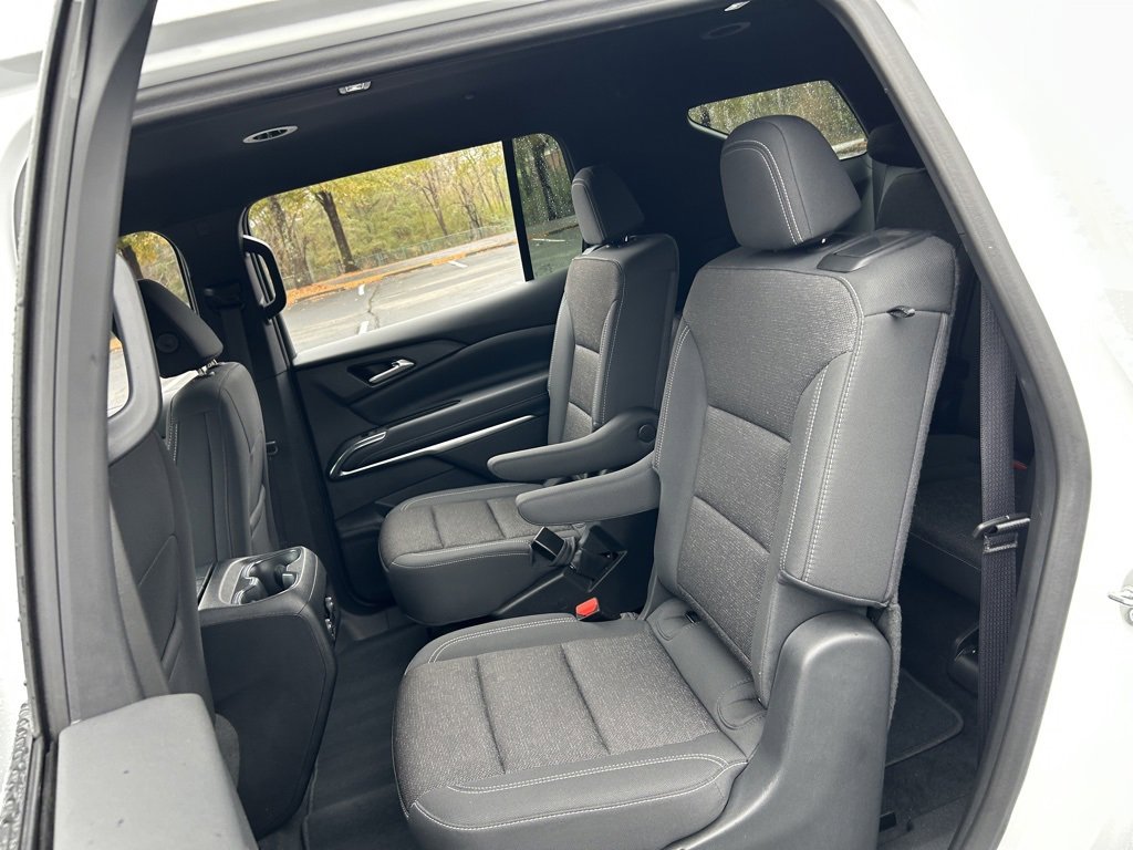 Used 2024 Chevrolet Traverse LT image 40