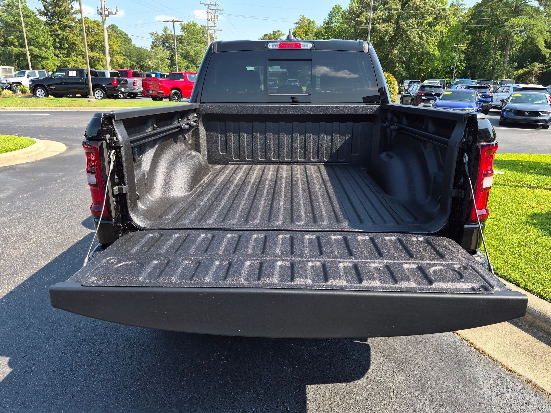 New 2026 RAM 1500 Express AWD/4WD image 15
