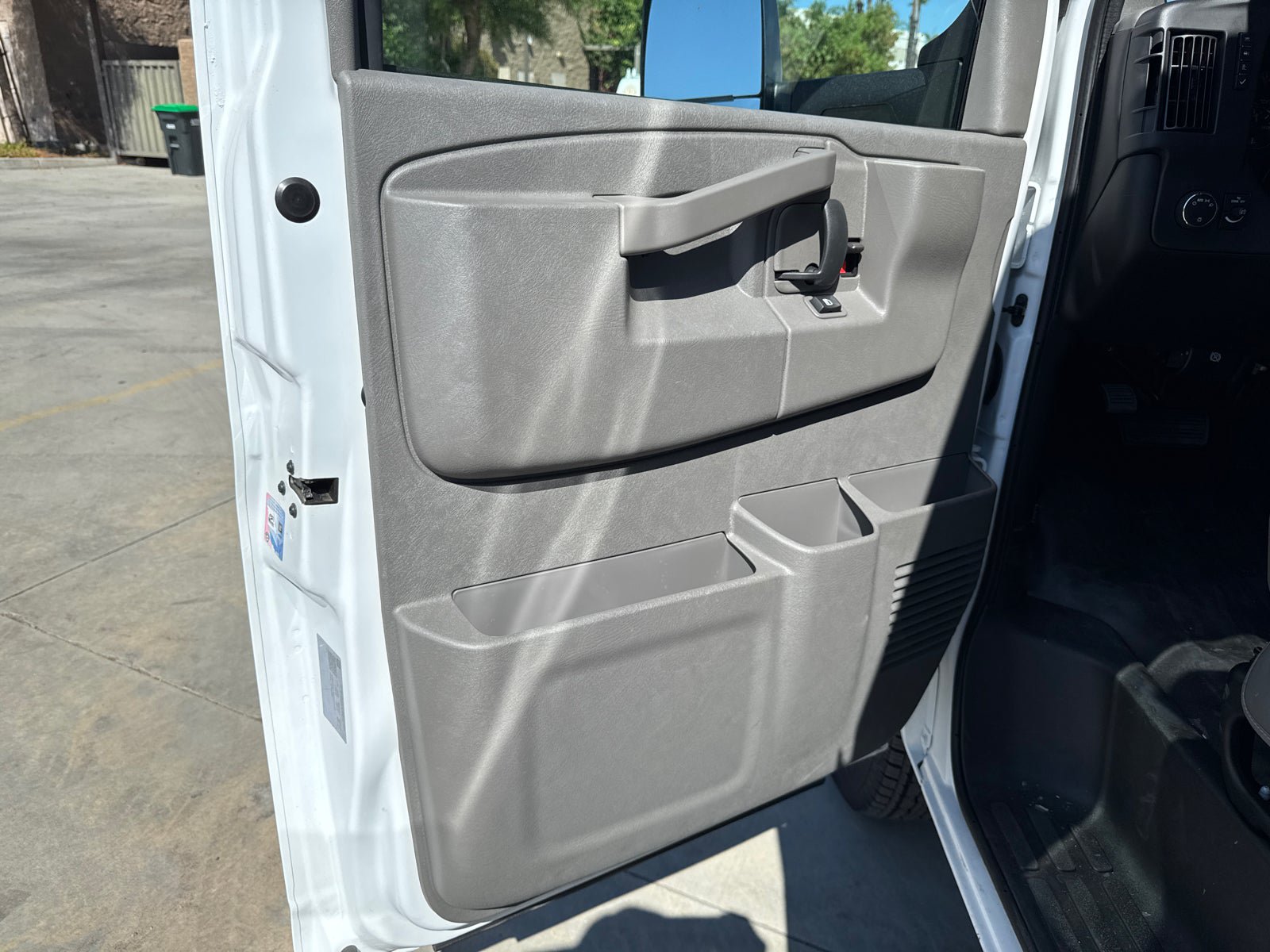 New 2025 GMC Savana 3500 w/ Power Convenience Package RWD image 18