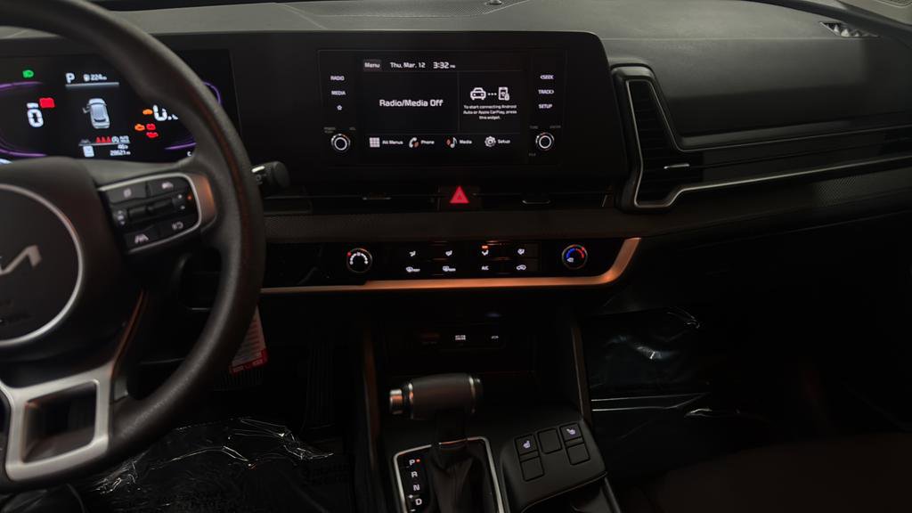 Used 2025 Kia Sportage LX image 14