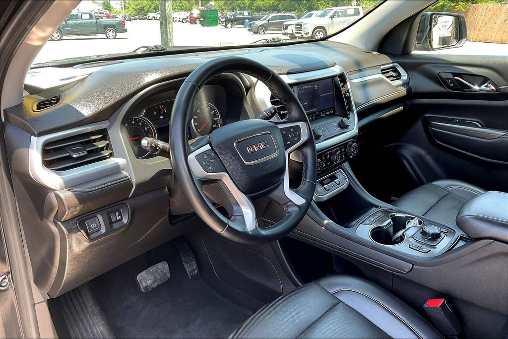 Used 2023 GMC Acadia SLT AWD/4WD image 12
