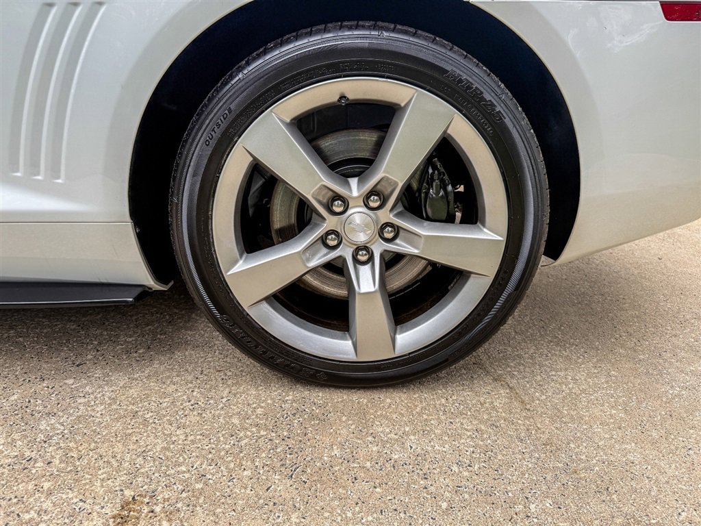 Used 2010 Chevrolet Camaro SS w/ RS Package RWD image 19