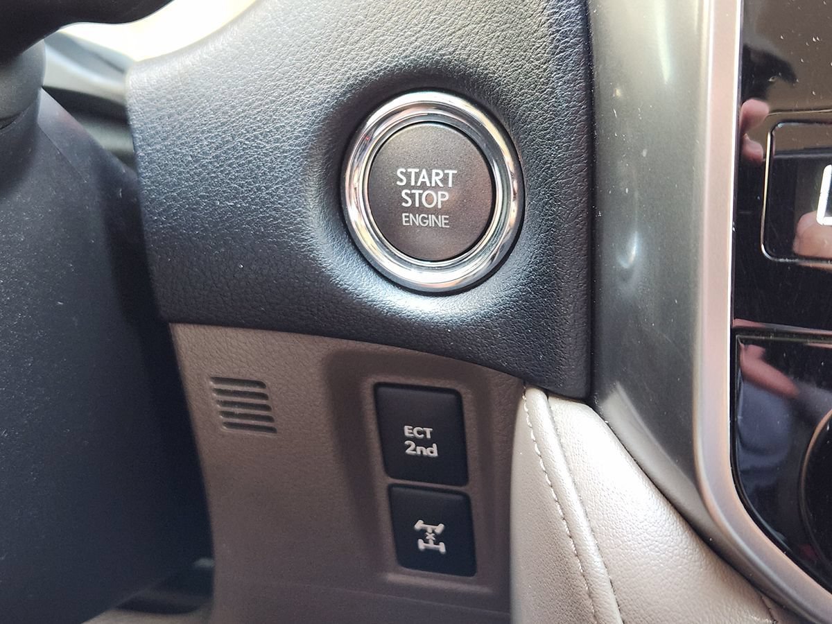 Used 2023 Lexus GX 460 Luxury w/ Accessory Package AWD/4WD image 39
