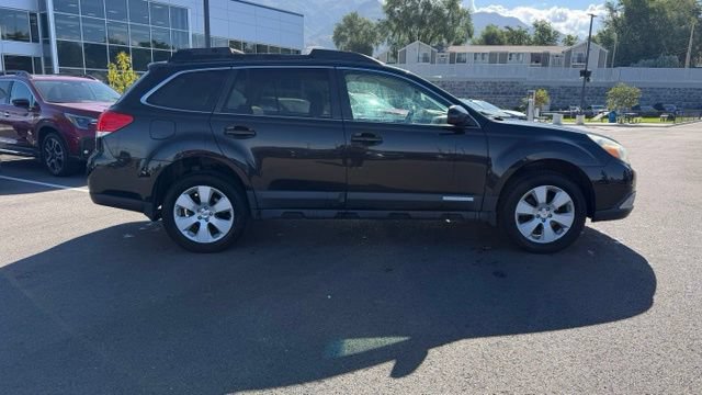 Used 2012 Subaru Outback 2.5i Premium w/ All-Weather Pkg AWD/4WD image 2