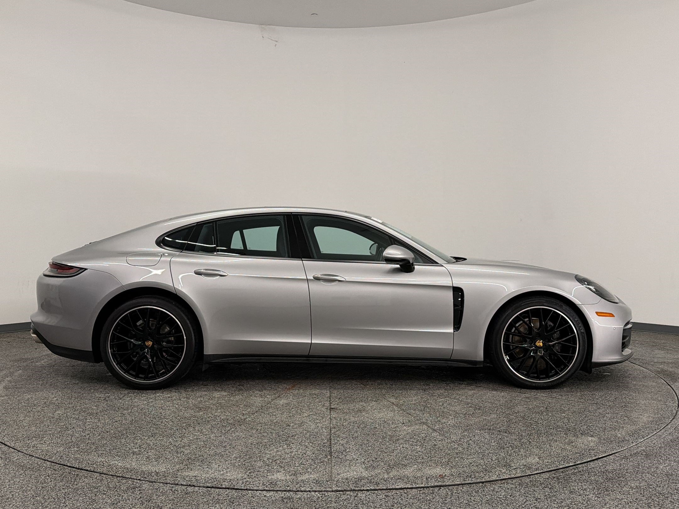 Used 2022 Porsche Panamera 4 AWD/4WD image 7